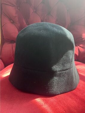 Vintage wool cloche hat
